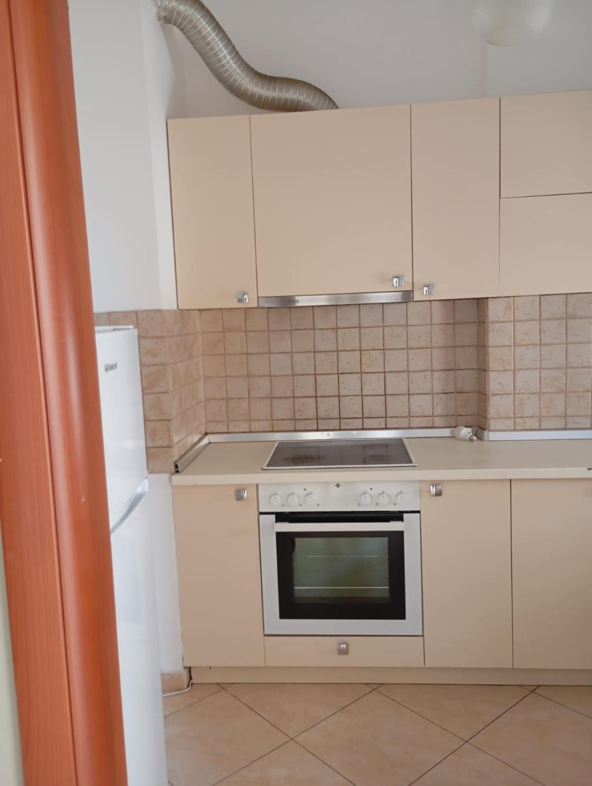 Royal 3 Hostel Тирана Экстерьер фото