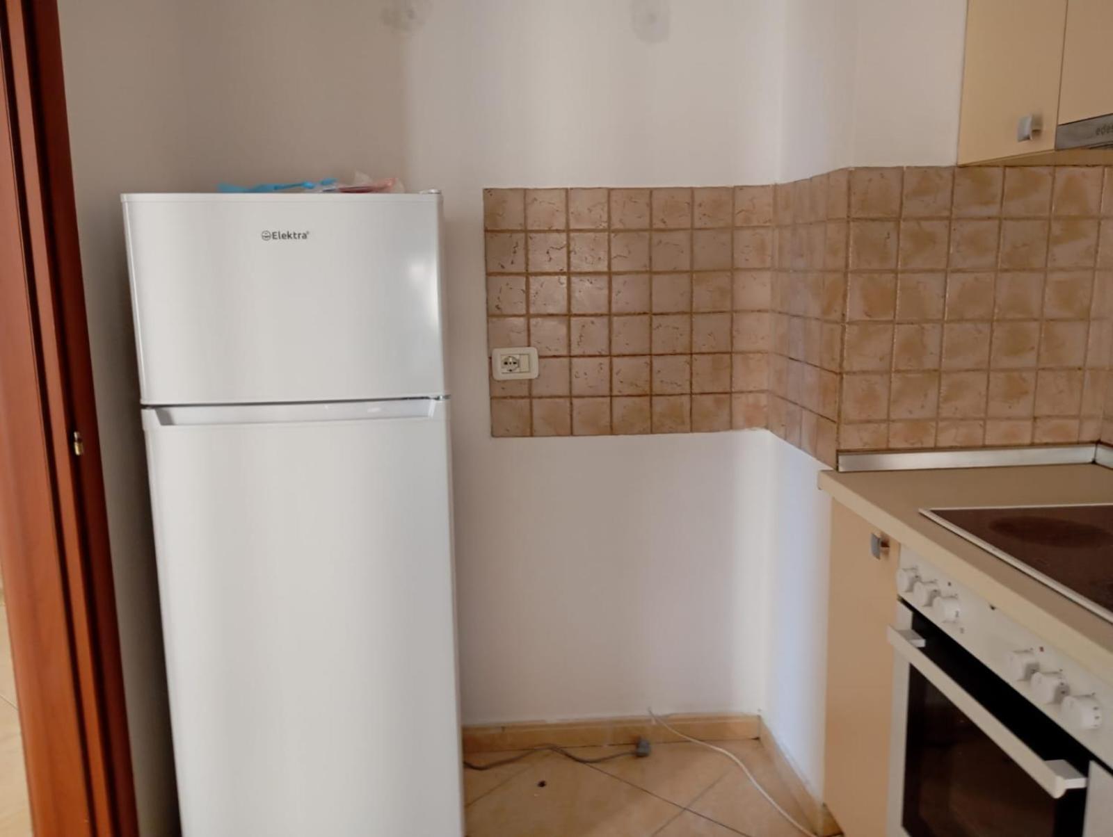 Royal 3 Hostel Тирана Экстерьер фото