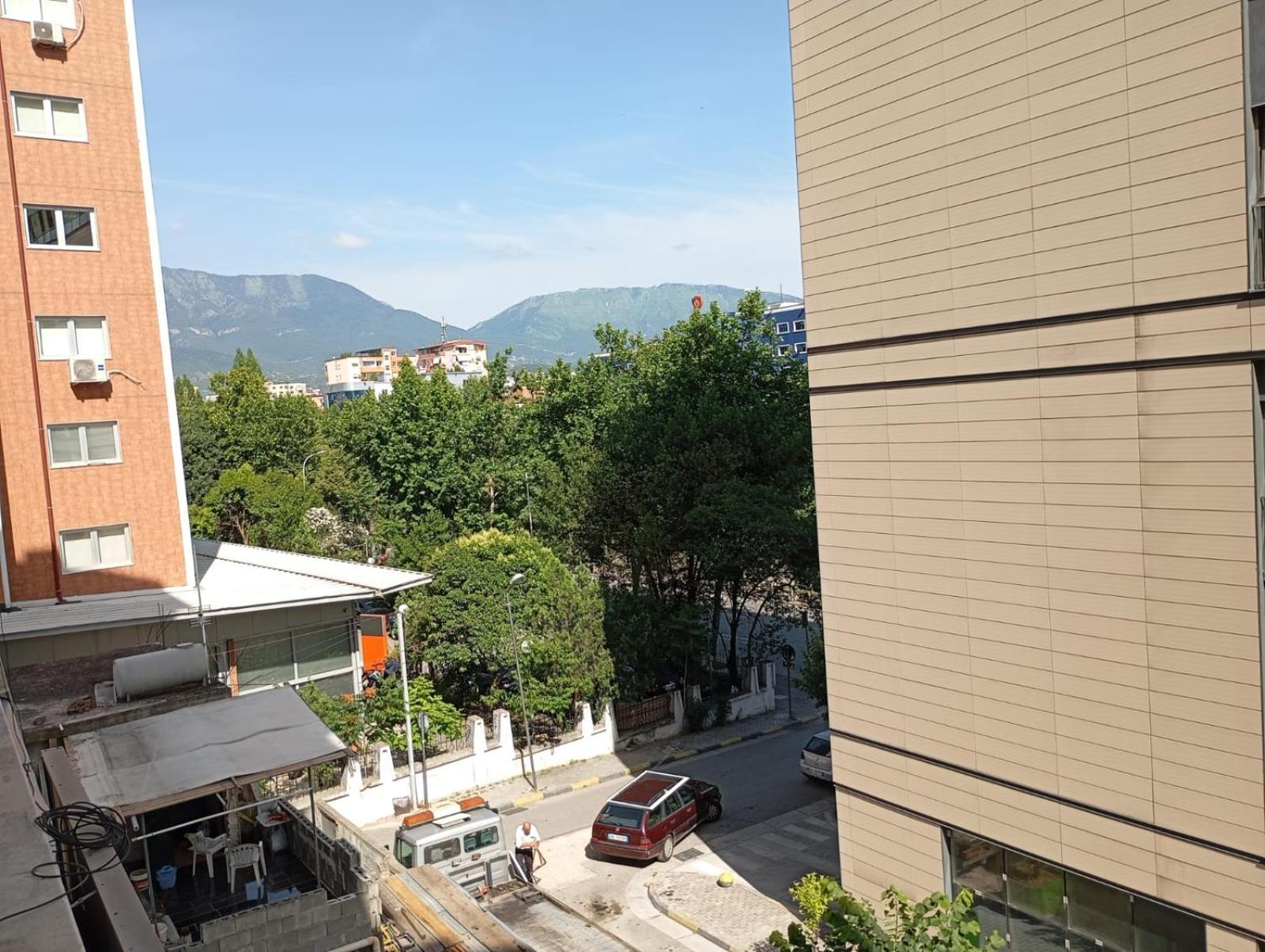 Royal 3 Hostel Тирана Экстерьер фото
