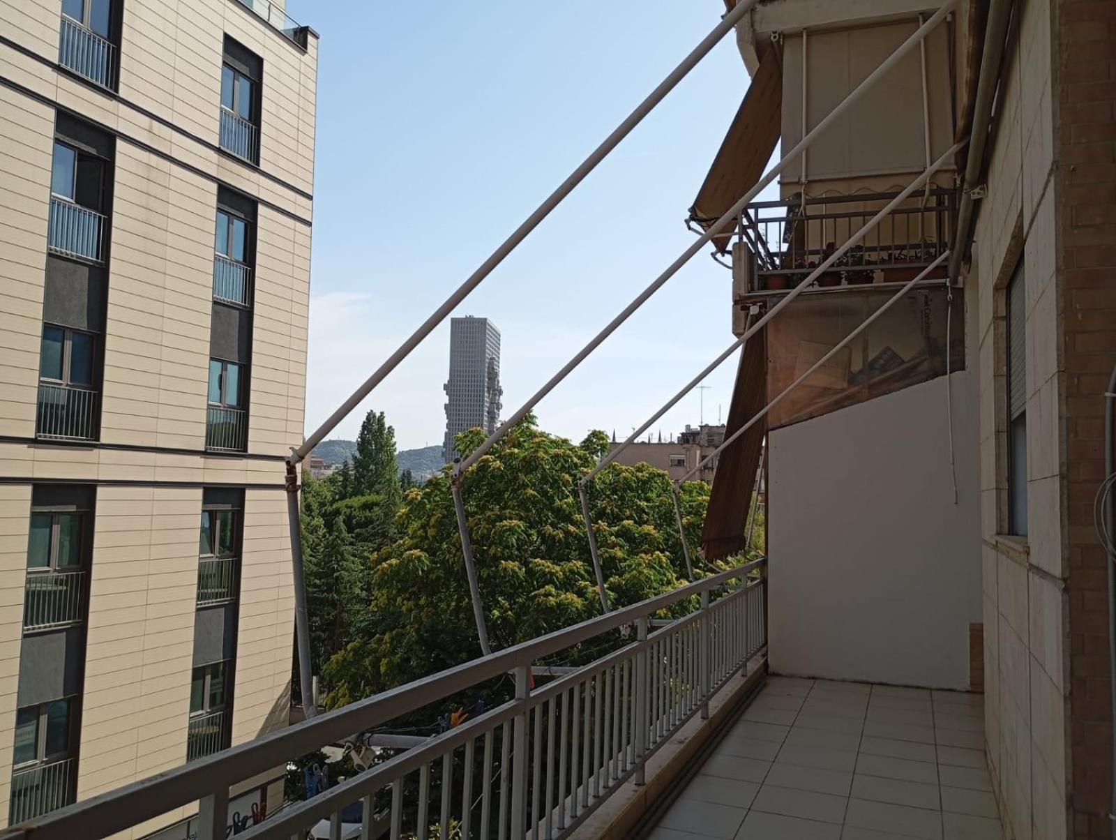 Royal 3 Hostel Тирана Экстерьер фото
