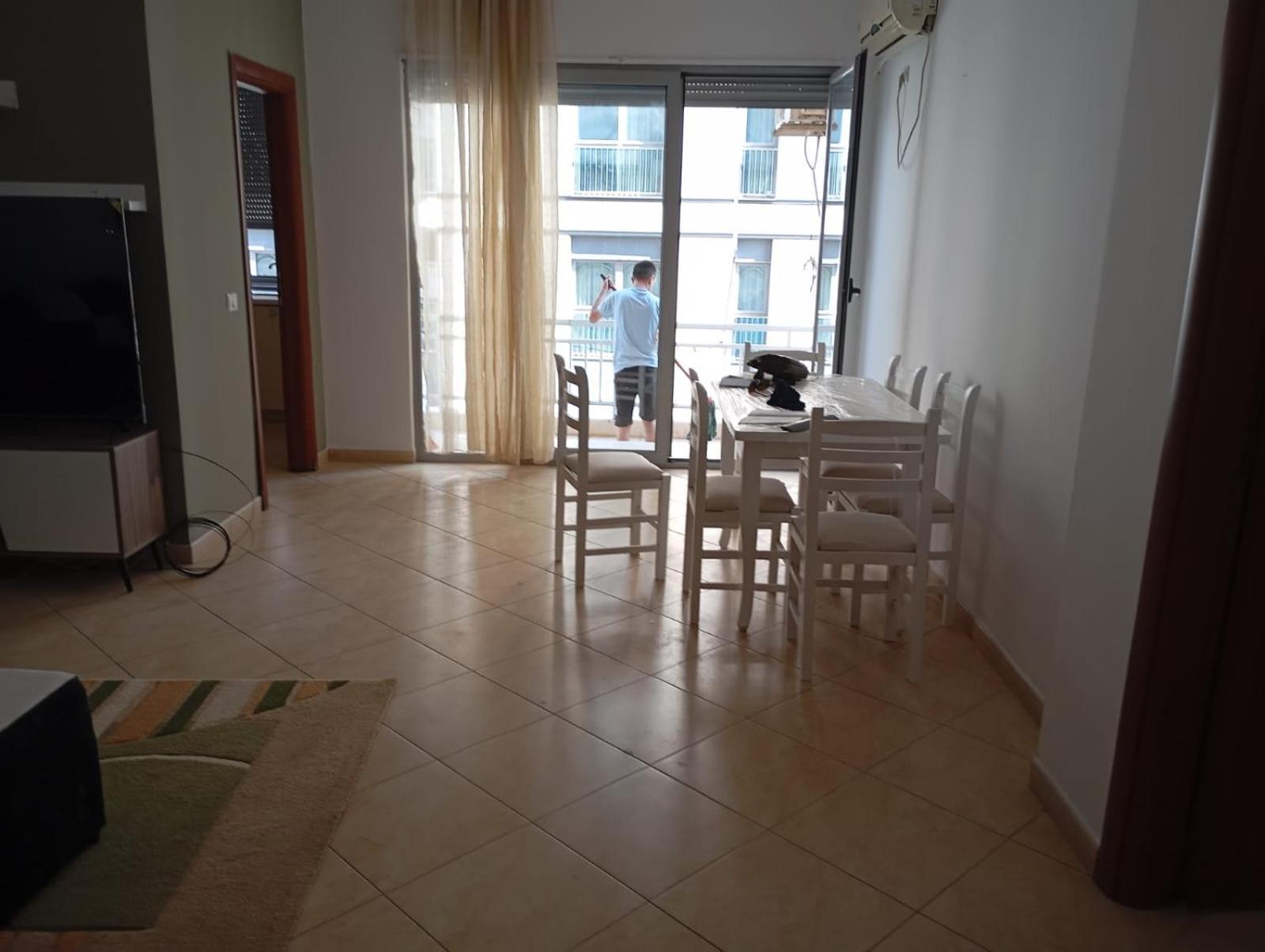 Royal 3 Hostel Тирана Экстерьер фото