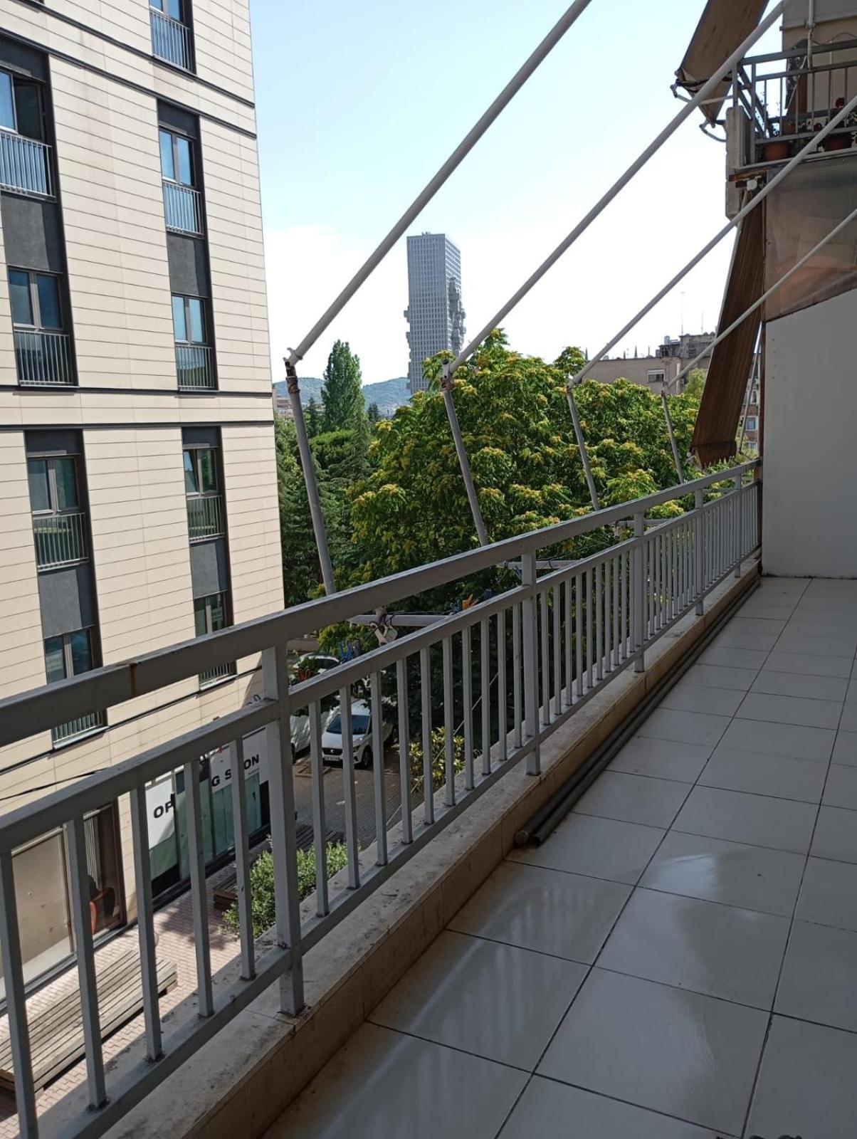 Royal 3 Hostel Тирана Экстерьер фото