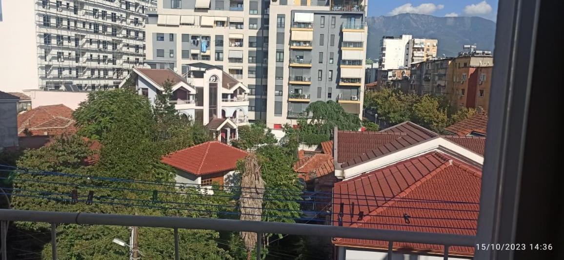 Royal 3 Hostel Тирана Экстерьер фото