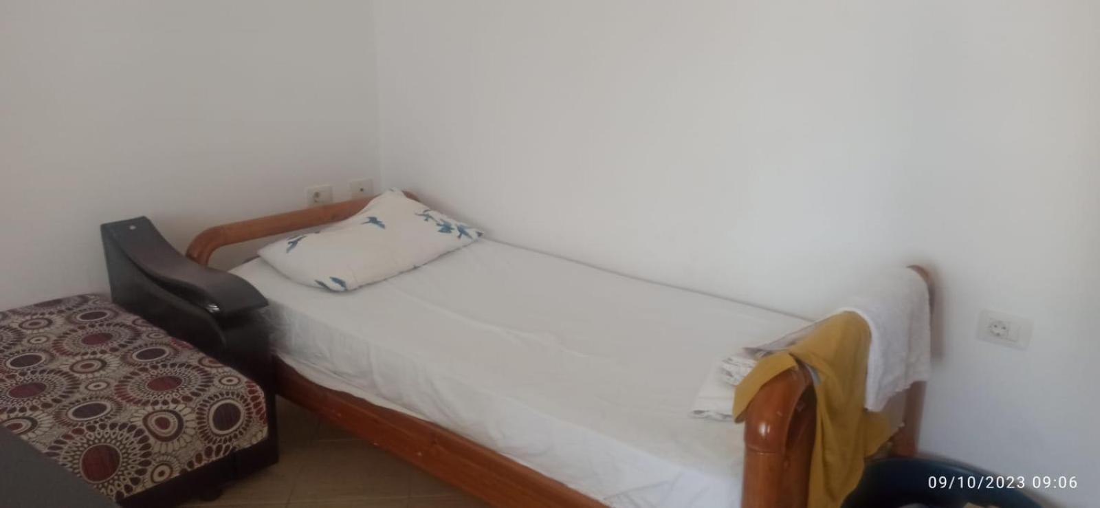 Royal 3 Hostel Тирана Экстерьер фото
