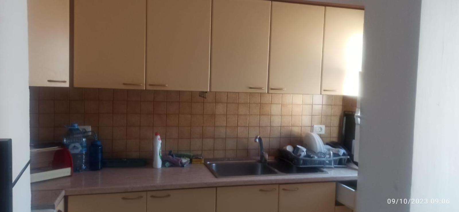 Royal 3 Hostel Тирана Экстерьер фото